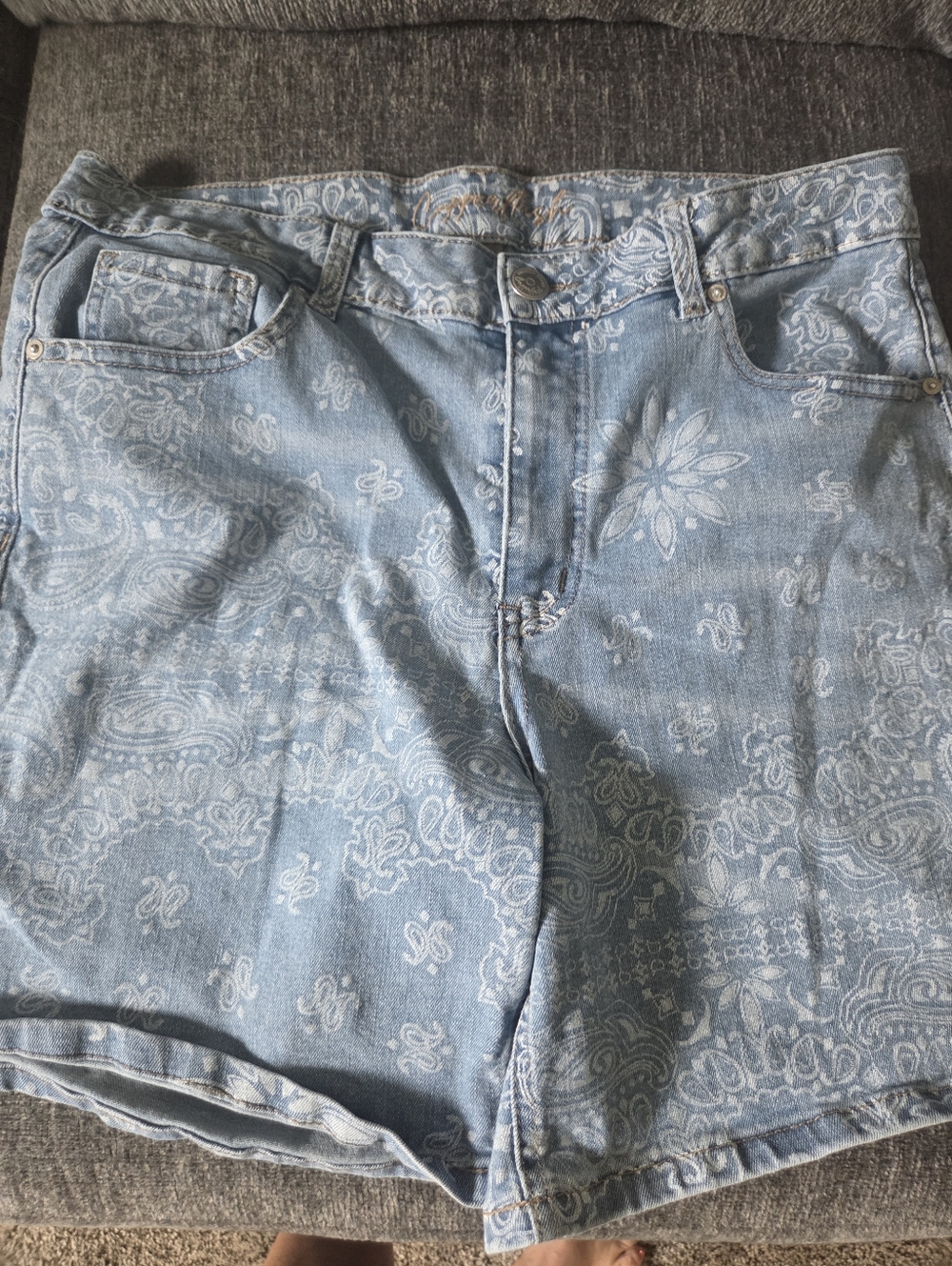 Light Wash Paisley Print Denim Shorts